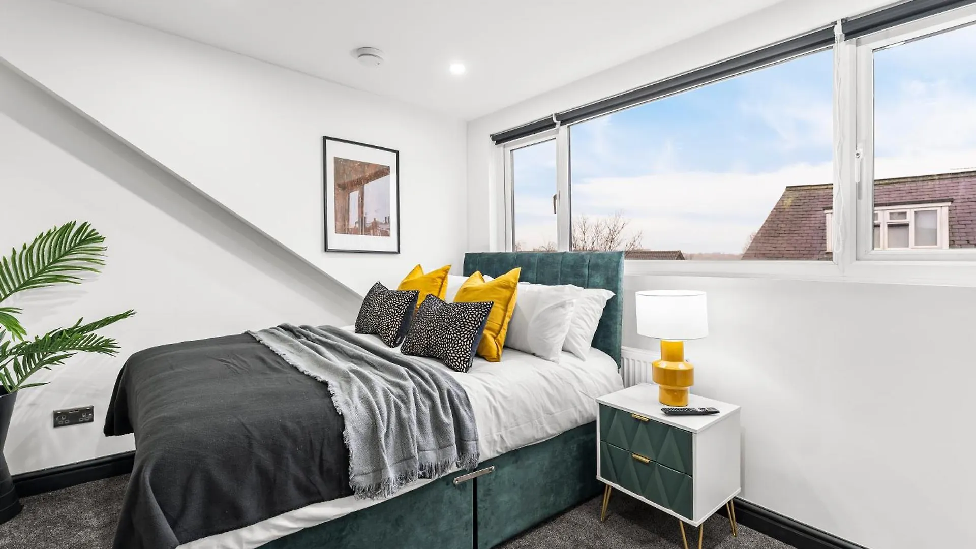 הוילה Stylish And Sleek 4 Bed House In Leeds - Parking